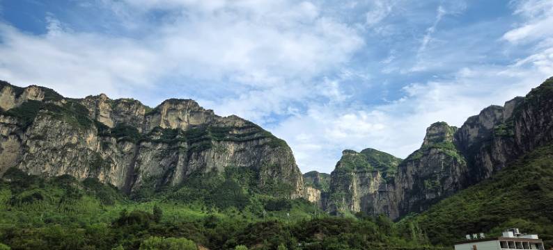 岩宿山居(大峡谷镇店)图片
