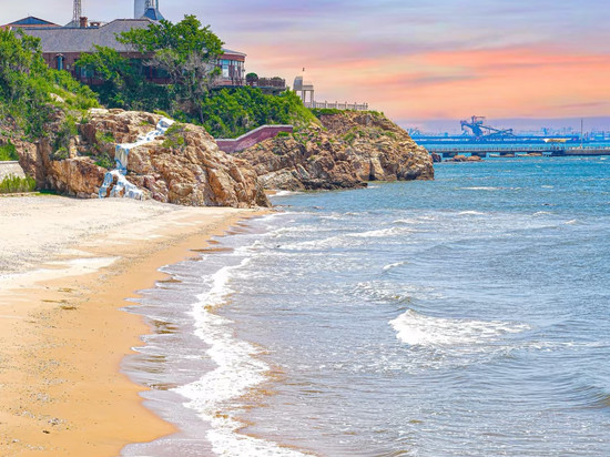 本沫·观海丨TheBeautyofTheEast海景民宿(茂业天地秦皇小巷店)