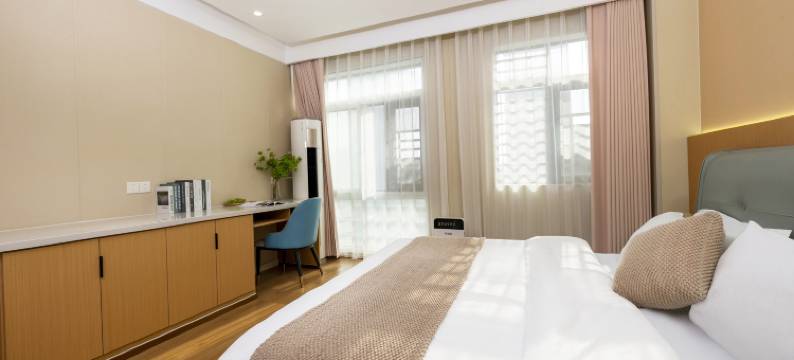 靓靓·民宿(开封清明上河园星光天地店)图片