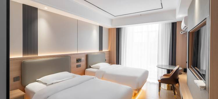 九天商务宾馆(赤峰林西一中店)图片