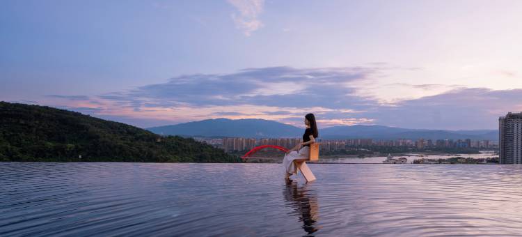 云漫星空悬崖全景度假酒店(告庄西双景店)图片