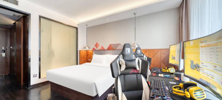 寓约电竞酒店(武汉白沙洲烽火村地铁站店)图片