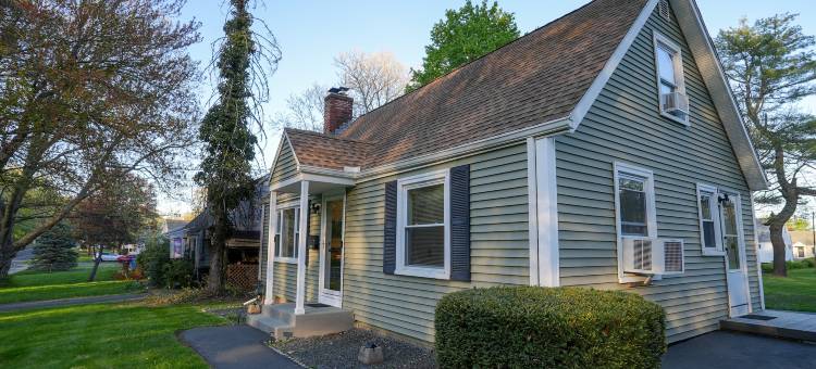 5•Star Fave Cape Cod Style Gem with Bedroom on the Main图片