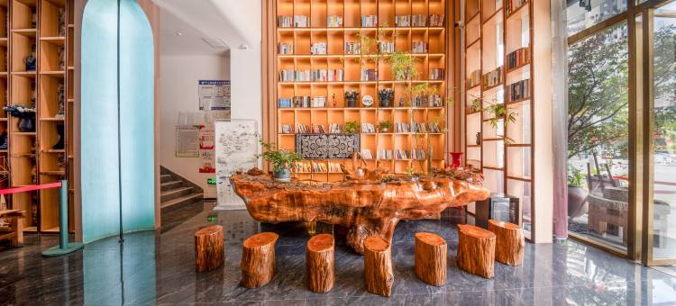 布洛陀·布依文化主题酒店图片