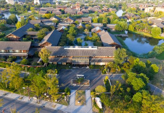 仙桃天鹅湖度假酒店外景图