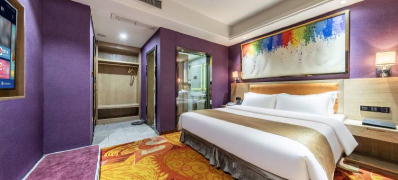 忆通国际大酒店(广元澳源体育中心川北幼专店)图片