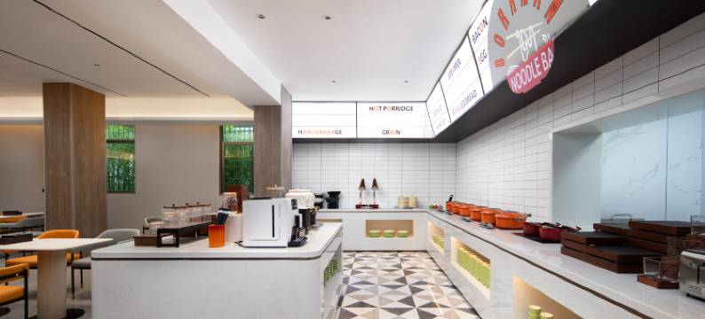 柏曼酒店(三亚凤凰国际机场店)图片