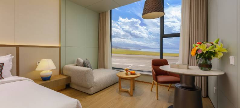 赛里木湖水云杉铂骊酒店(新游客中心店)图片