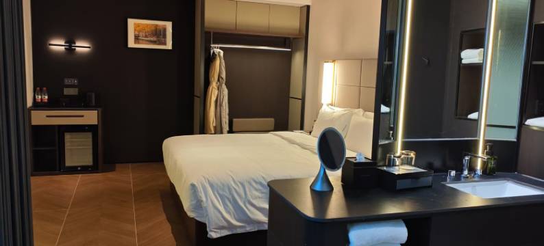 丽呈龙章酒店(医大一院地铁站店)图片