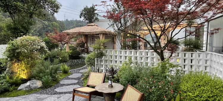 梵净山见山云筑民宿(景区东门店)图片