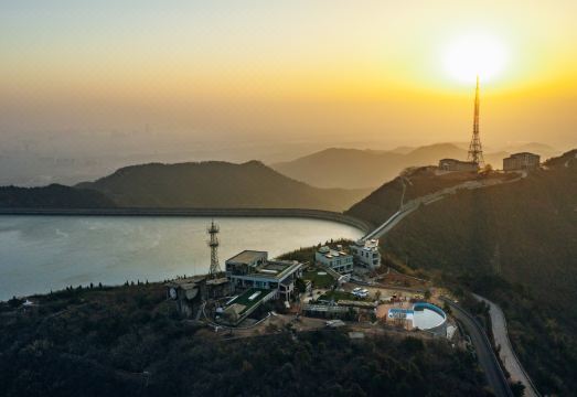 Jiangzuo Fenghuang Homestay (Yixing Tongguanshan Branch)Hotel Overview