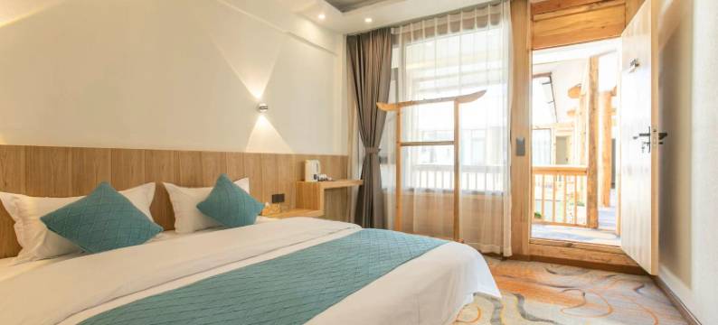 丽江凌云听香客栈图片