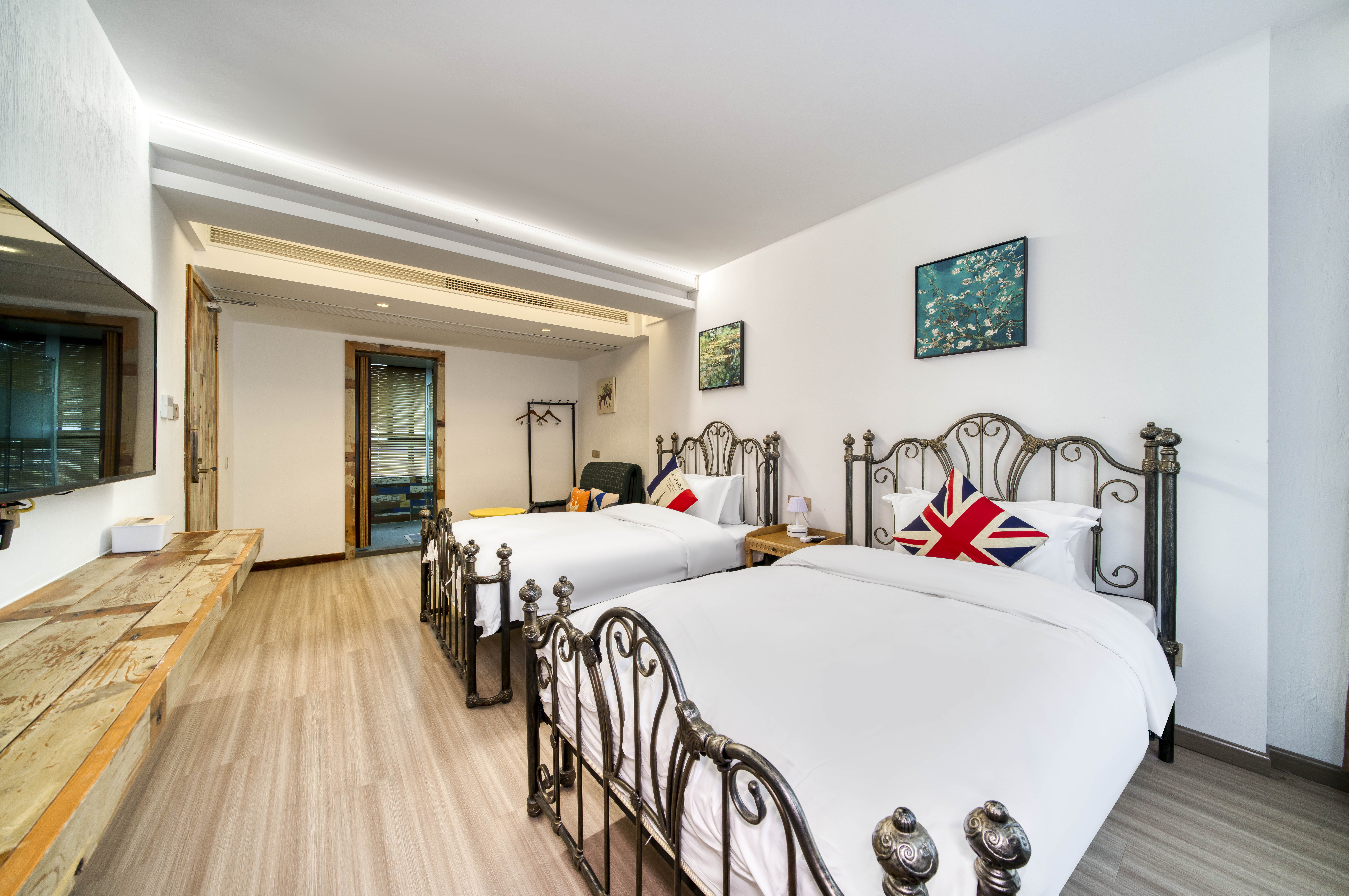 Tranquil Inn Over view