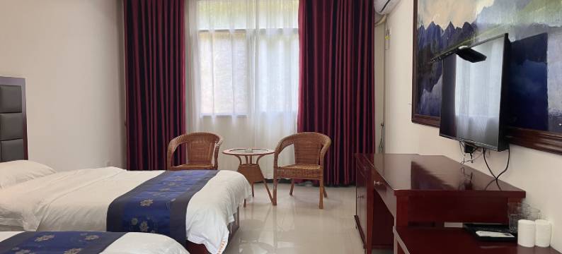 神农架九福商务酒店(大九湖坪阡古镇店)图片