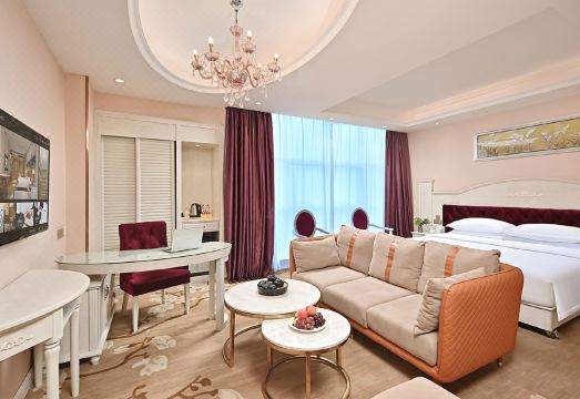 Vienna International Hotel (Hezhou High-speed Railway Station) Hotel Overview