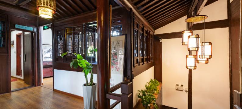 四月天·徽曼民宿(黄山屯溪老街黎阳老街景区店)图片