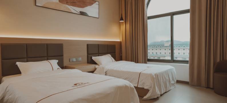 西岭雪山阳光假日酒店图片