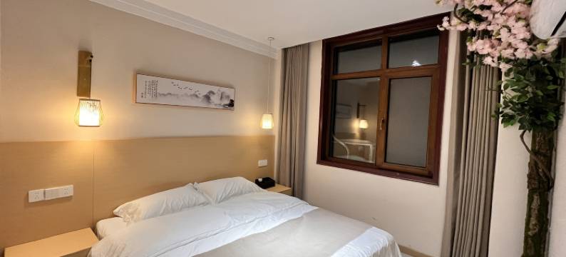 云涧民宿(开封清明上河园万岁山武侠城店)图片