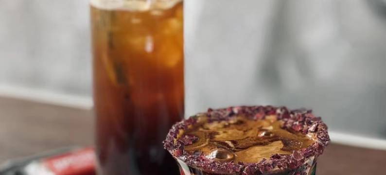 山下见·日咖夜酒主题民宿(丽江古城万子桥店)图片