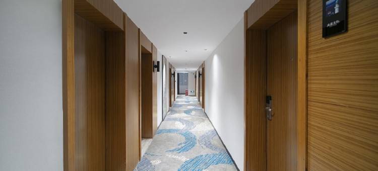 雅斯特酒店(南湖公园医科大学店)图片