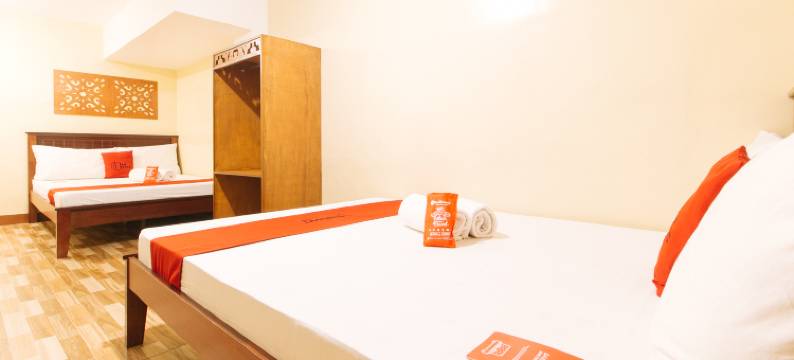 RedDoorz near PNR Espana Station图片