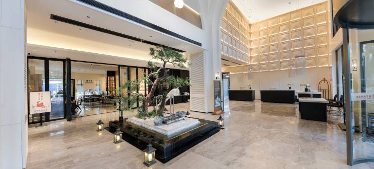 携程酒店-颂缇梵云澜四季酒店(泼水广场店)预订-颂缇梵云澜四季酒店(泼水广场店)价格、点评、电话、地址查询-【携程旅行手机版】