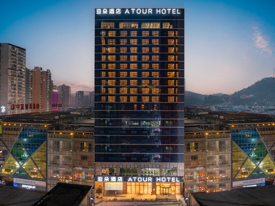 达州渠县賨人里财富中心亚朵酒店