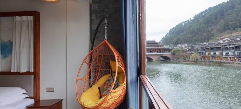 云桥雅居·Life轻奢设计民宿(凤凰古城店)图片