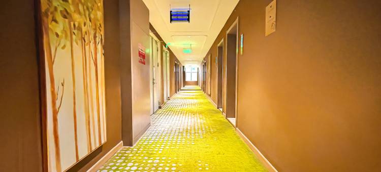 美娱·星峰电竞酒店(菏泽曹州古城店)图片