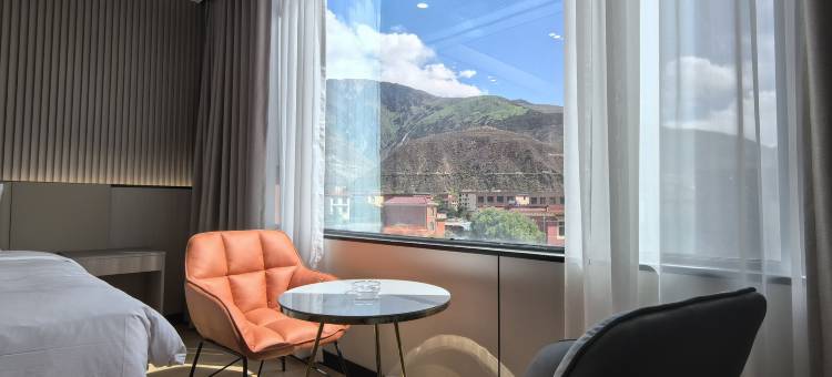 兰欧尚品酒店(甘孜巴塘店)图片