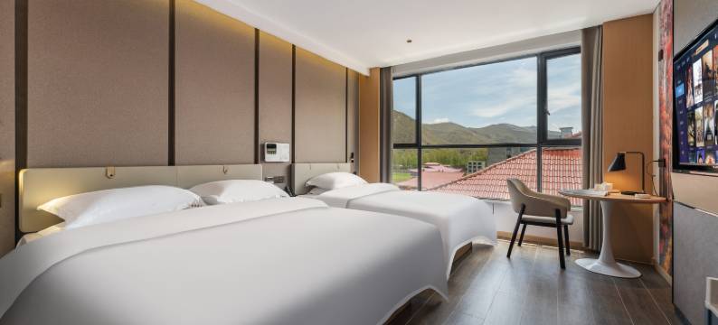 康定盛世名人酒店(新都桥店)图片