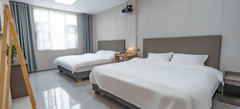 青柚民宿(开封万岁山武侠城清明上门园店)图片