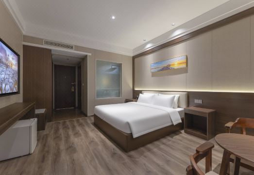 New World Hotel YangzhongHotel Overview