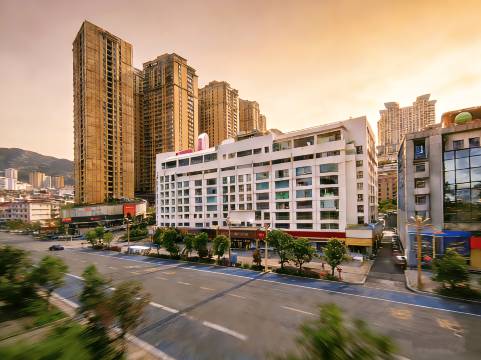 A SNOW|一盏雪酒店(大理高铁站店)图片