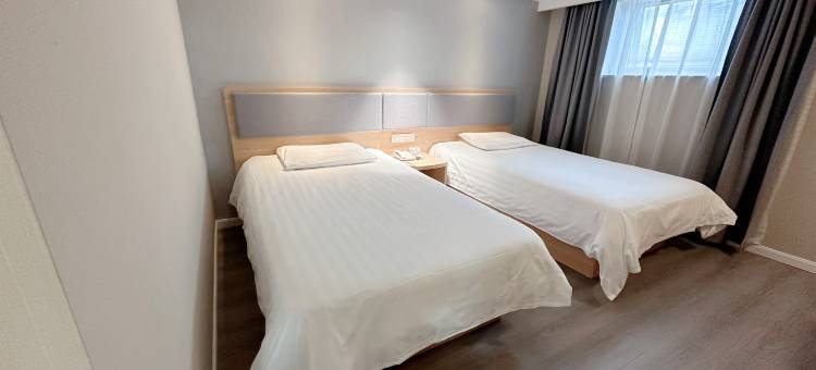 艺选安来酒店(上海宝山万达广场共康路地铁站店)图片