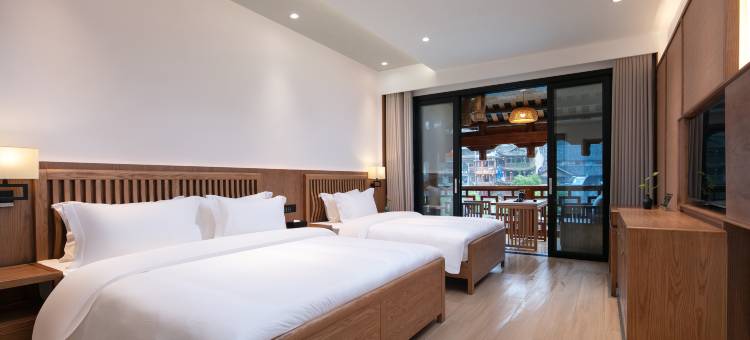 闻溪揽月精品民宿(芙蓉镇大瀑布店)图片