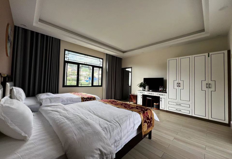 Panzhou Wumeng Grand Prairie Yunxi Yashe HomestayHotel Overview