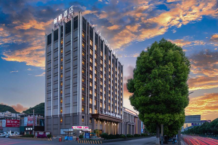 麗楓酒店(安順市安順西高鐵站店)