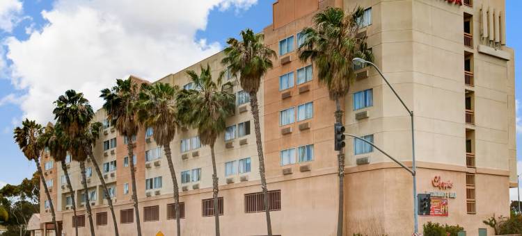 霍桑洛杉矶国际机场华美达酒店(Ramada by Wyndham Hawthorne LAX / LA Stadium)图片