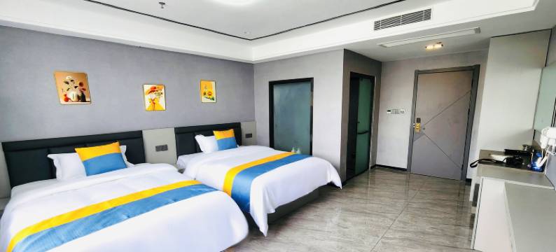 礼庭轻居酒店(澄海奥飞市民广场店)图片