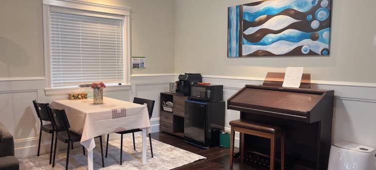 近天车站温哥华单间独卫轻奢民宿(Near Skytrain Private Bedroom&BathRM Clean Comfy)图片