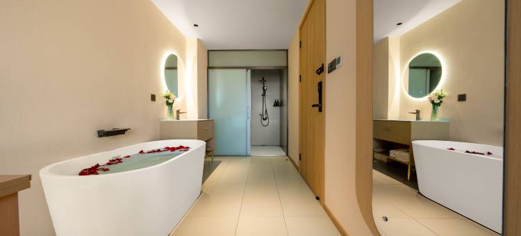 龙猫精灵酒店(合肥高铁南站罍街夜市广场店)图片