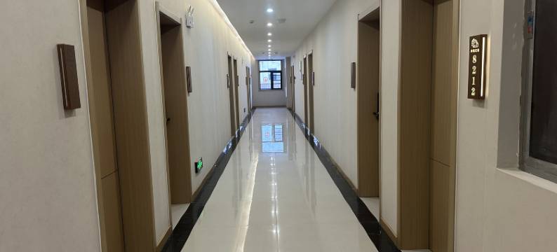 闲樾民宿(开封火车站店)图片