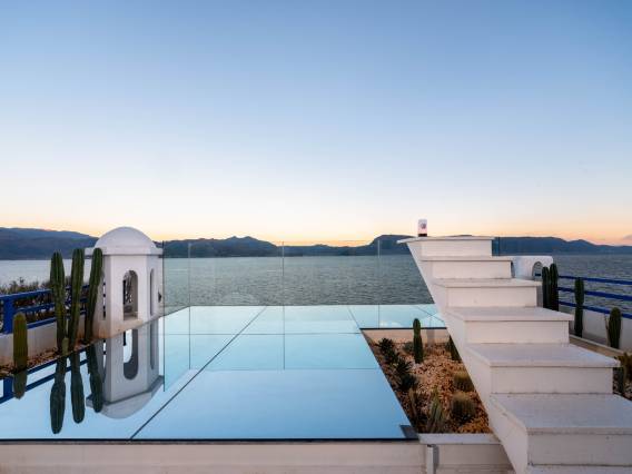 海恋|Cloud Nest·云栖蓝湾·设计师无边泳池度假民宿(洱海店)图片