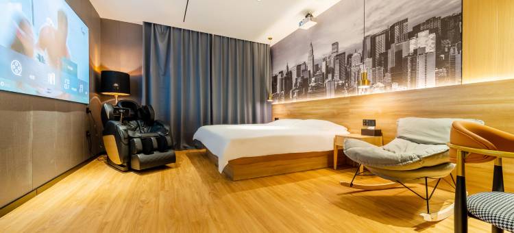 居魔方智能酒店(中华北大街柏林庄地铁站店)图片