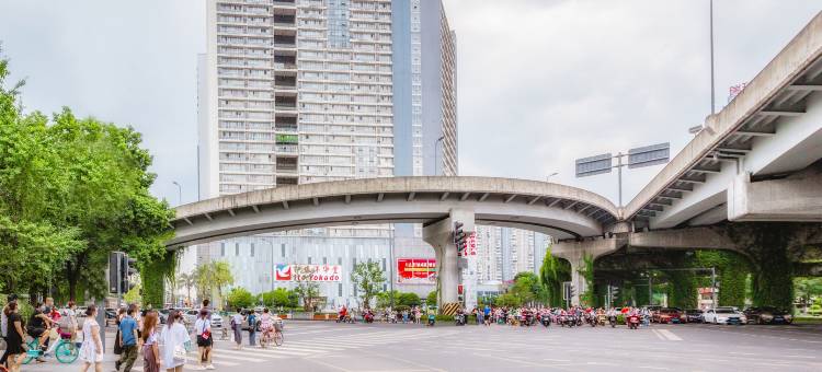 成都柏图悦酒店(万达广场净居寺地铁站店)图片