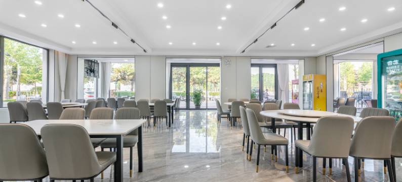 云予川假日酒店(集发梦想王国店)图片