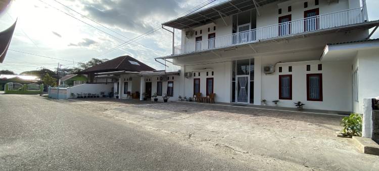 位于巴东西的3卧室公寓-360平方米|带3个独立浴室(Guesthouse Pondok Amak)图片