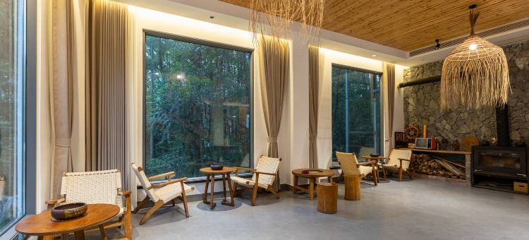 建始巨猿谷悬崖民宿图片