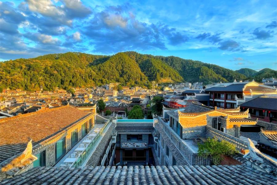 鳳凰堂舍·見山酒店(鳳凰古城店)